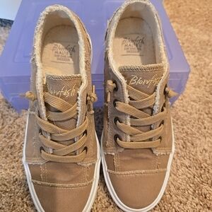Malibu Cream Fleece-Lined Sneakers